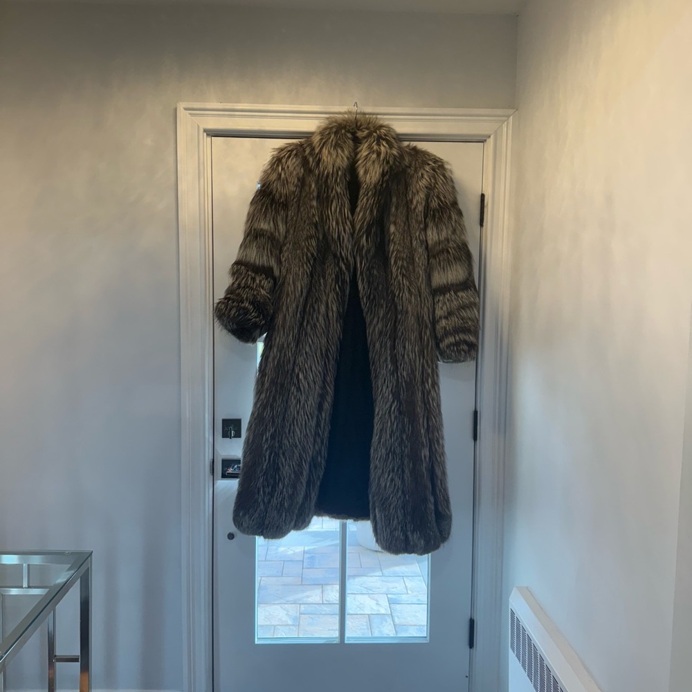 Custom Silver Fox Fur Coat – One Size Fits All - Picture 2 of 6